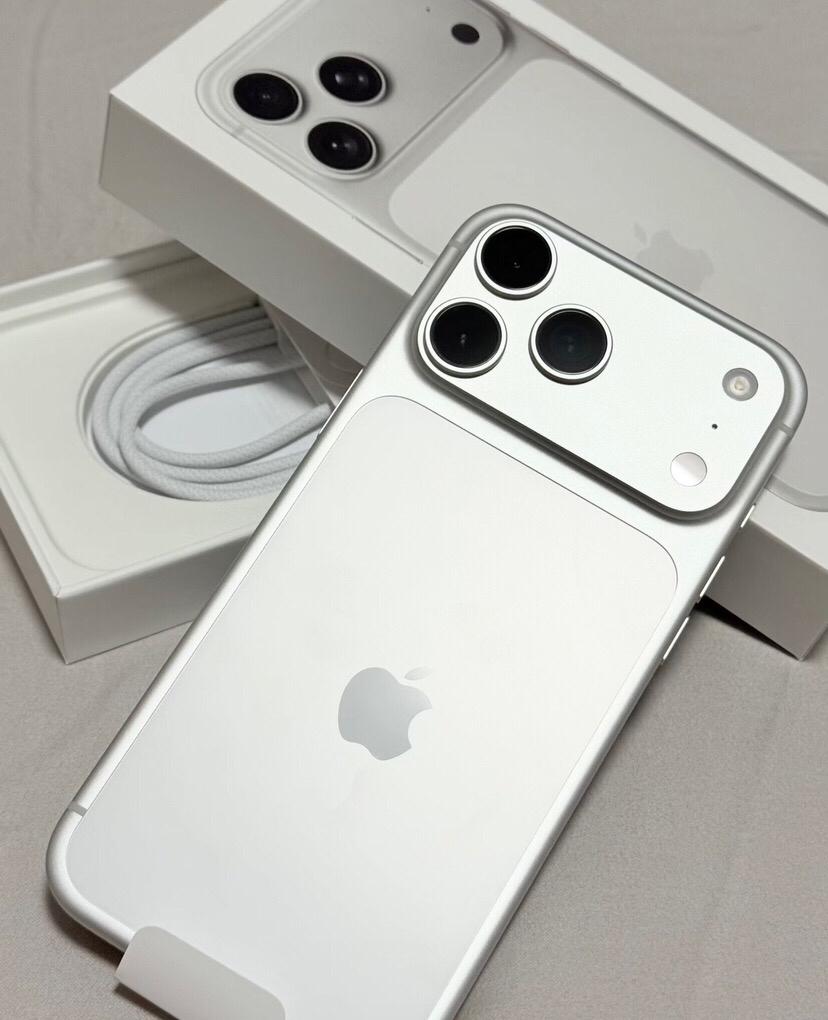 iPhone 17 nieuw!, Telecommunicatie, Mobiele telefoons | Apple iPhone, Ophalen of Verzenden, Zo goed als nieuw, Zwart, 64 GB