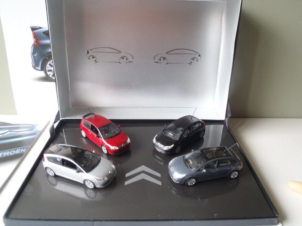 NOREV 1:43 Citroën  Collectors box4 x C4 + folder 2004, Ophalen of Verzenden, Nieuw, Auto, Norev