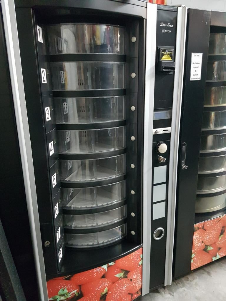 Aardbeien  / kersen automaat gekoeld, Ophalen