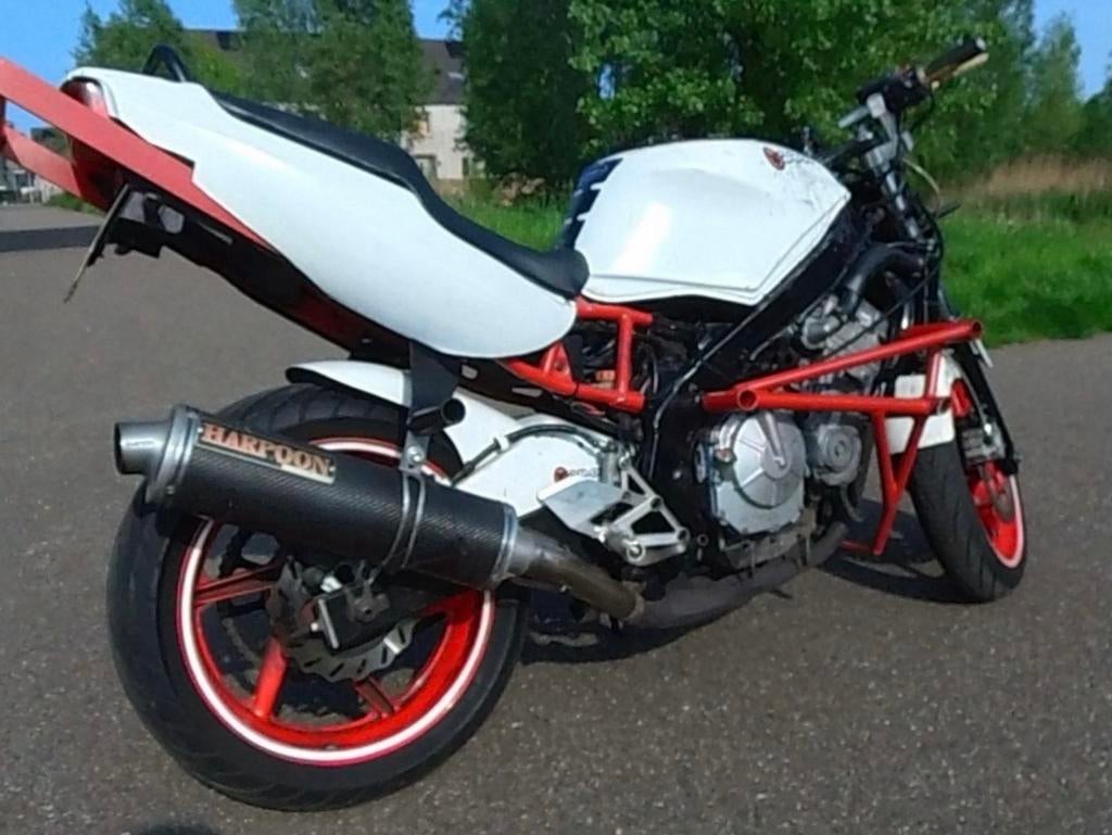 stunt stuntmotor helemaal verbouwd honda f2 cbr600, Particulier