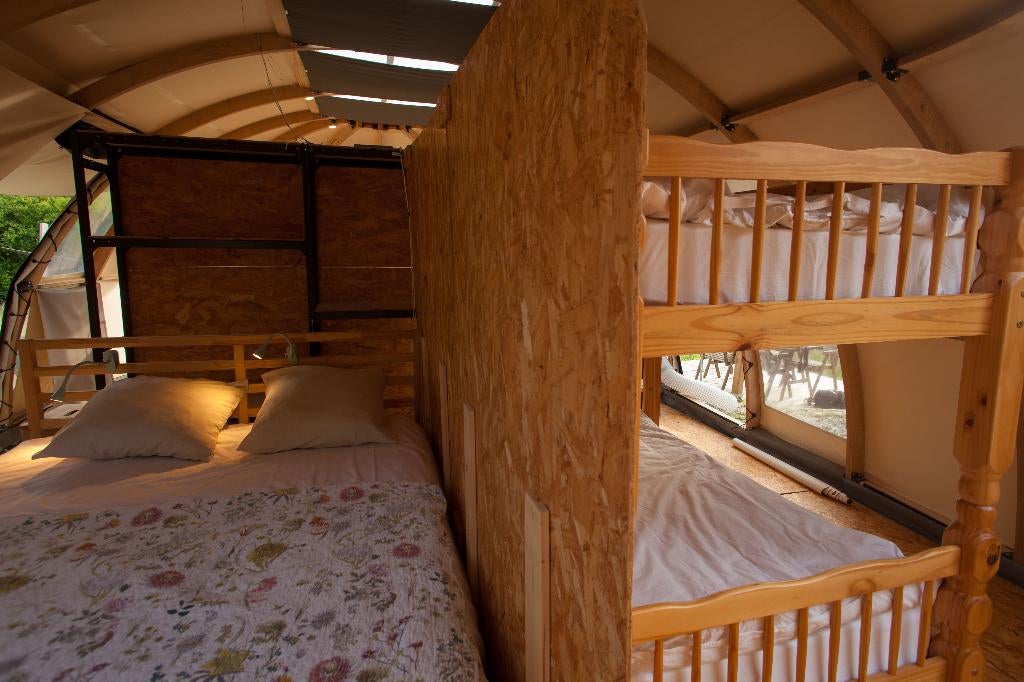 Foto 13 van Glampingtent 4p | privé sanitair + verwarmd zwembad + airco