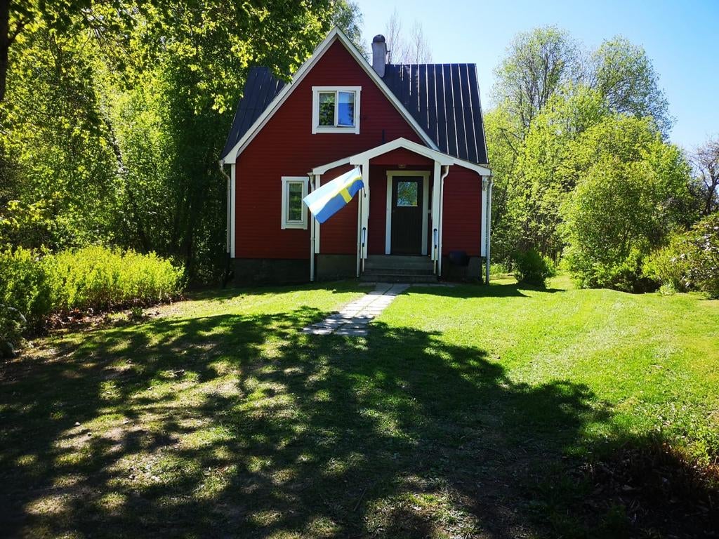 TE HUUR VAKANTIEHUIS IN EDEBÄCK (VÄRMLAND), 5 personen, Landelijk, Wasmachine, Aan meer of rivier