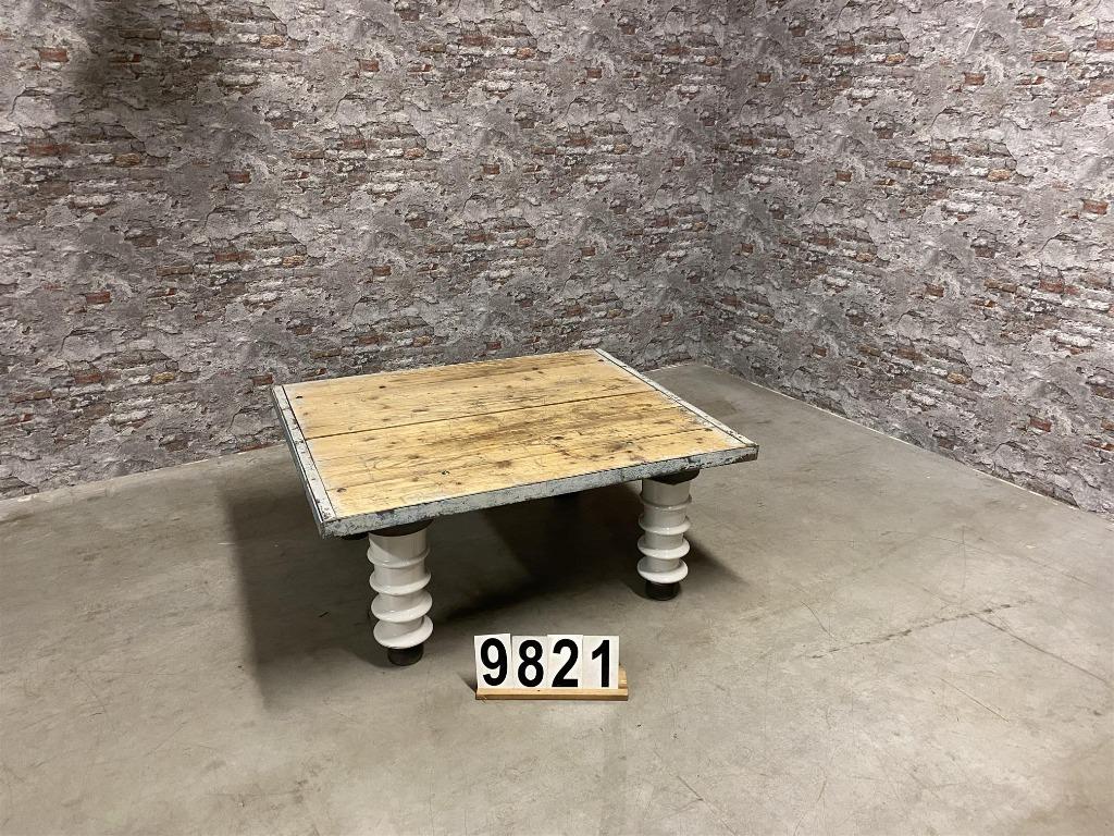 Industriële vintage pallettafel nr9821, Huis en Inrichting, Info@antiekgroothandel.com, Gebruikt, Grenenhout, Vintage
