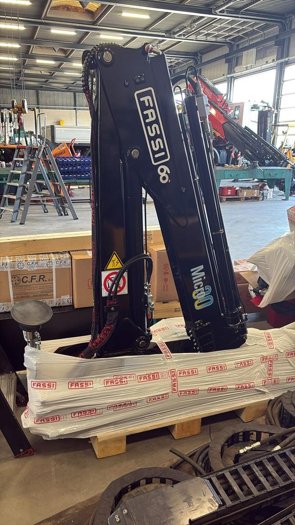 Fassi autolaadkraan aanhangwagen/aanhanger/bakwagen maxilift, Zakelijke goederen, Machines en Bouw | Kranen en Graafmachines, Ophalen of Verzenden