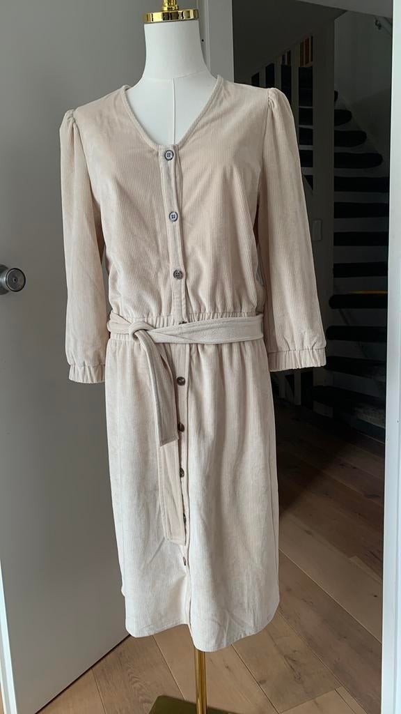 Beige jurkje van IVY BEAU. Maat 36, Beige, Ophalen of Verzenden, Zo goed als nieuw, Maat 36 (S)