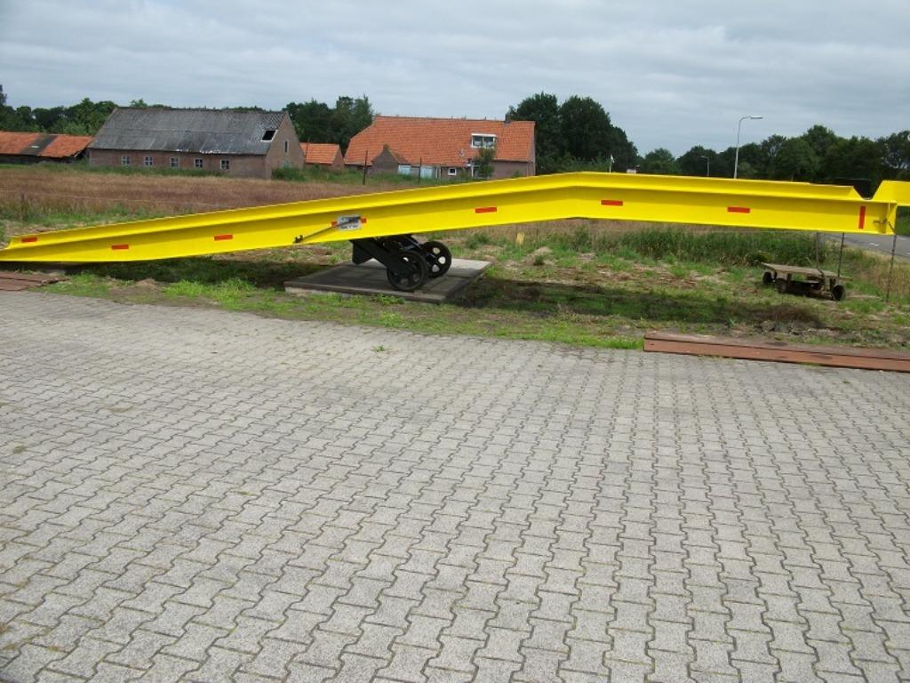 Laadbrug verhuur, Ophalen