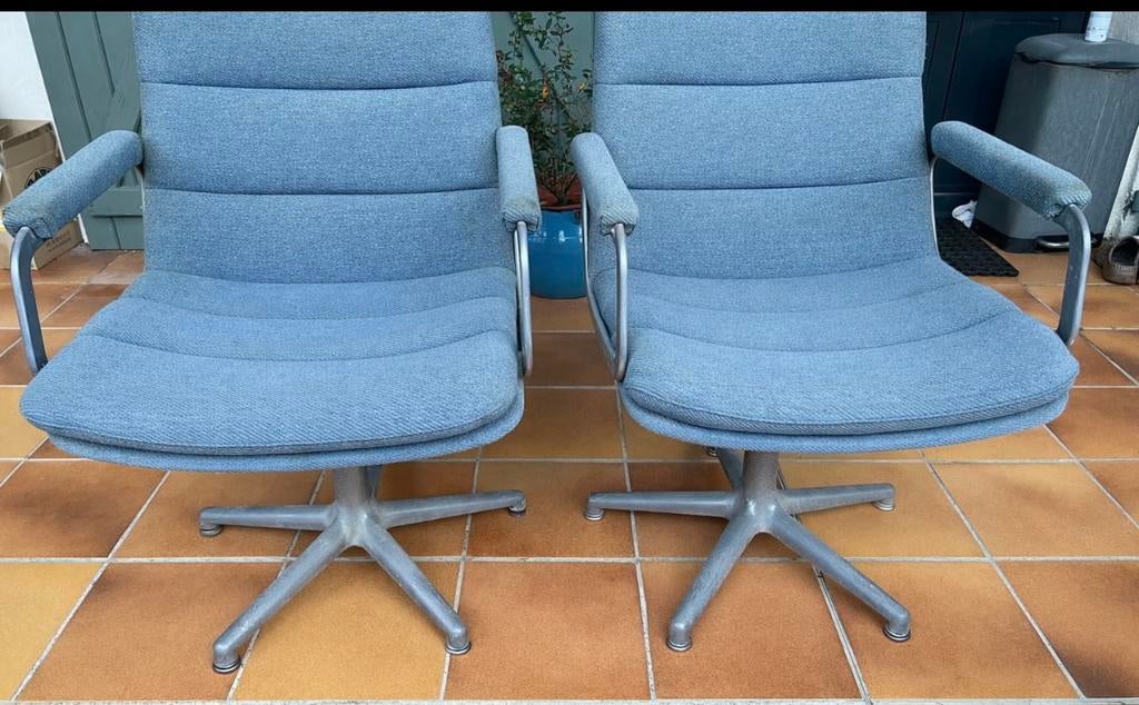 2x Artifort bureau stoelen., Gebruikt, 75 tot 100 cm, Ophalen of Verzenden, Stof