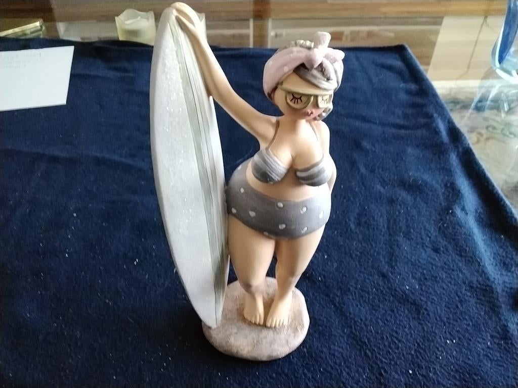 Dikke dame met surfplank gaaf, Verzenden