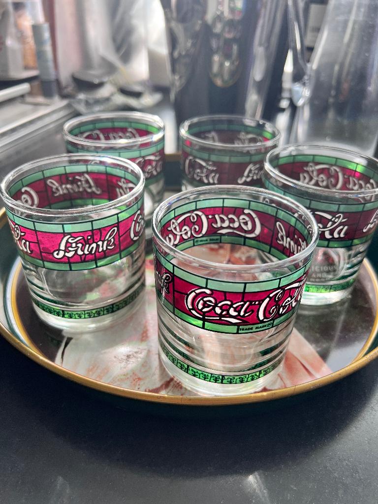 Coca-Cola dienblad - Reproductie jaren '60 Inclusief glazen!, Huis en Inrichting, Woonaccessoires | Dienbladen, Ophalen of Verzenden