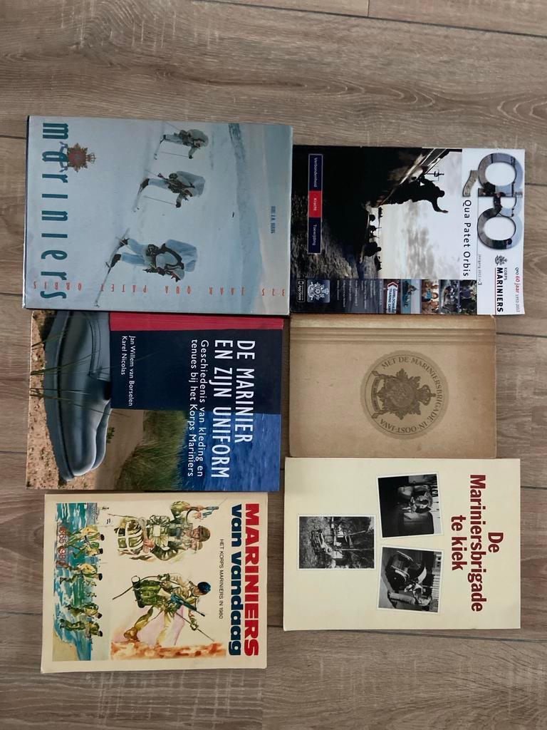 Boeken over het Korps Mariniers - Geschiedenis, Boeken, Ophalen, 20e eeuw of later, Gelezen