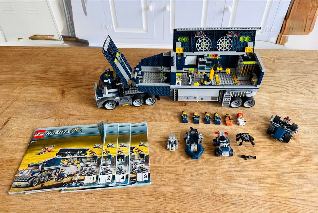 Lego Agents 8635 Hoofdkantoor Mobile Command Center, Kinderen en Baby's, Speelgoed | Duplo en Lego, Ophalen of Verzenden, Complete set
