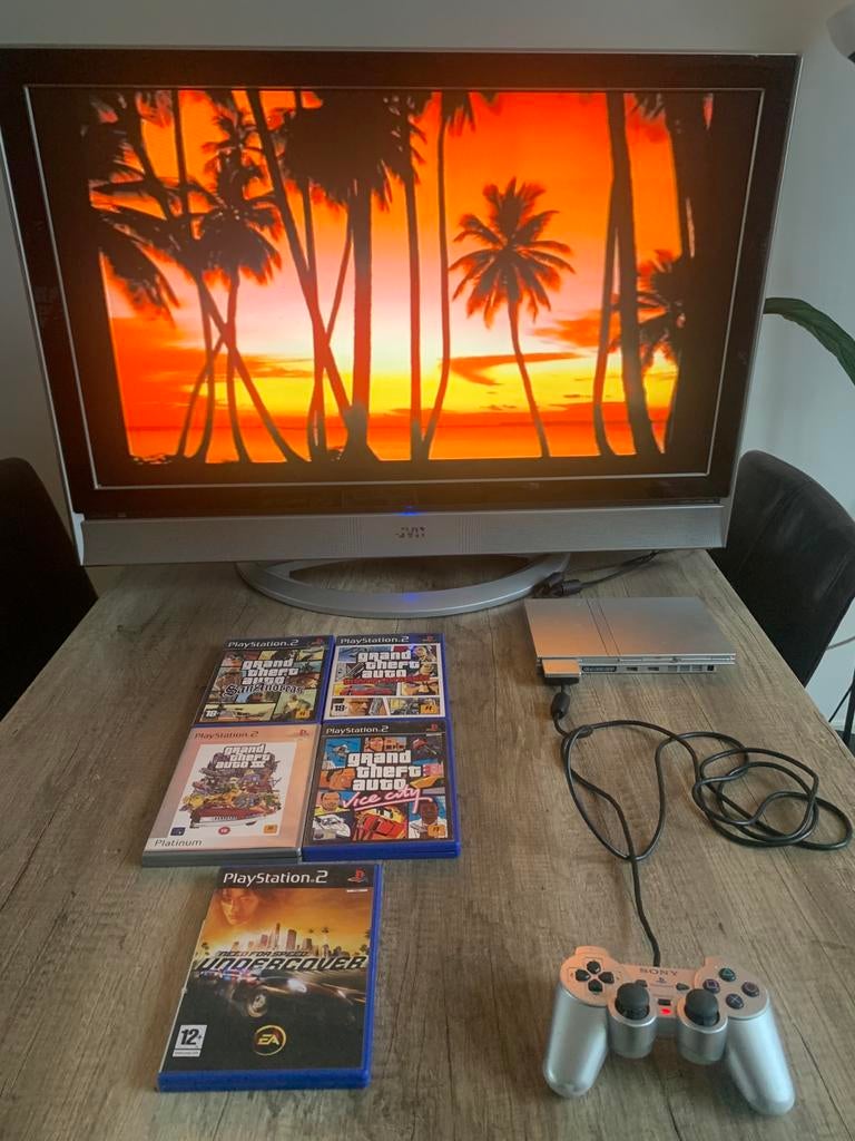 JVC TV+Playstation 2 Slim Zilver+1 controller+5 games, Spelcomputers en Games, Spelcomputers | Sony PlayStation 2, Gebruikt, Met games