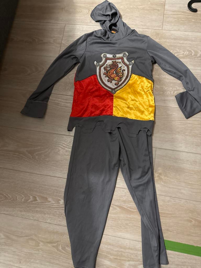 Ridderpak Carnaval Maat 128, Kinderen en Baby's, Carnavalskleding en Verkleedspullen, Ophalen of Verzenden, Gebruikt, 122 t/m 128