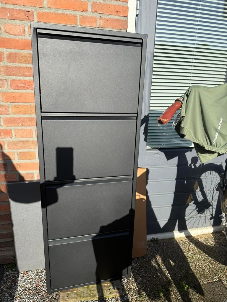 Zwarte schoenenkast, Ophalen, Gebruikt