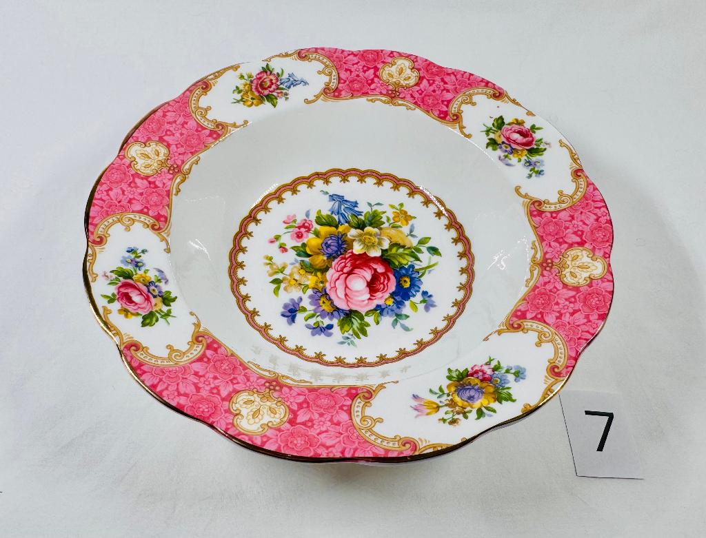 Royal Albert Lady Carlyle Serveerschaal / Bonbon Dish, Verzamelen, Porselein, Kristal en Bestek, Zo goed als nieuw, Kop en/of schotel