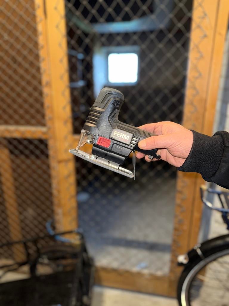 FERM AX Power Accu Decoupeerzaag - 12V - Inclusief Accu", Ophalen, Decoupeerzaag, Zo goed als nieuw, 30 tot 70 mm