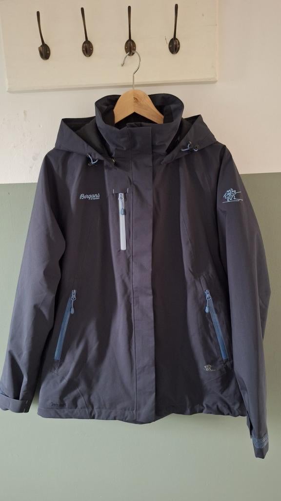 Bergans of Norway: outdoor Jas Maat 42/L - Zeer Goede Staat, Ophalen of Verzenden, Zo goed als nieuw, Kleding
