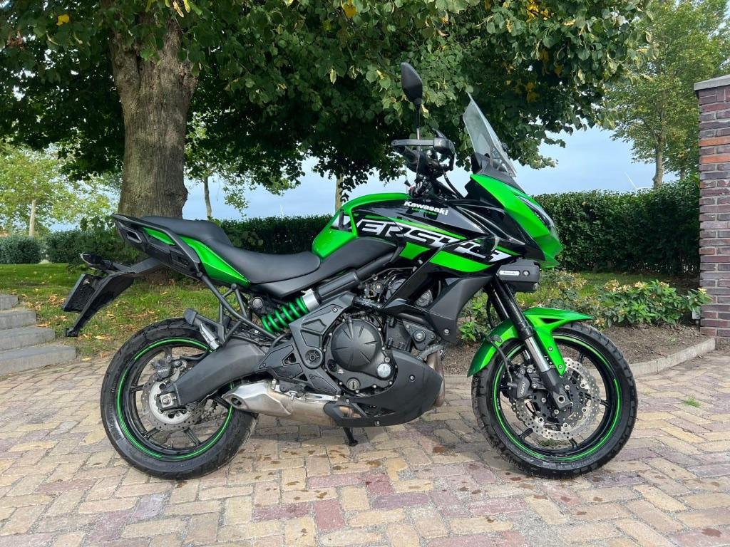 Zeer nette Kawasaki Versys 650 (2018), Motoren, Motoren | Kawasaki, 2 cilinders, Bedrijf, Handvatverwarming, Meer dan 35 kW