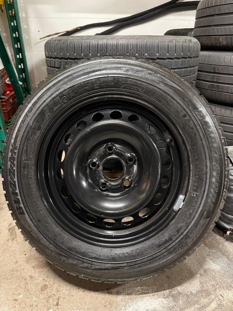 Nieuwe winterset 195/65 R15 Bridgestone  VW  Audi Skoda, Auto-onderdelen, Banden en Velgen, 15 inch, Banden en Velgen, Nieuw, Personenwagen