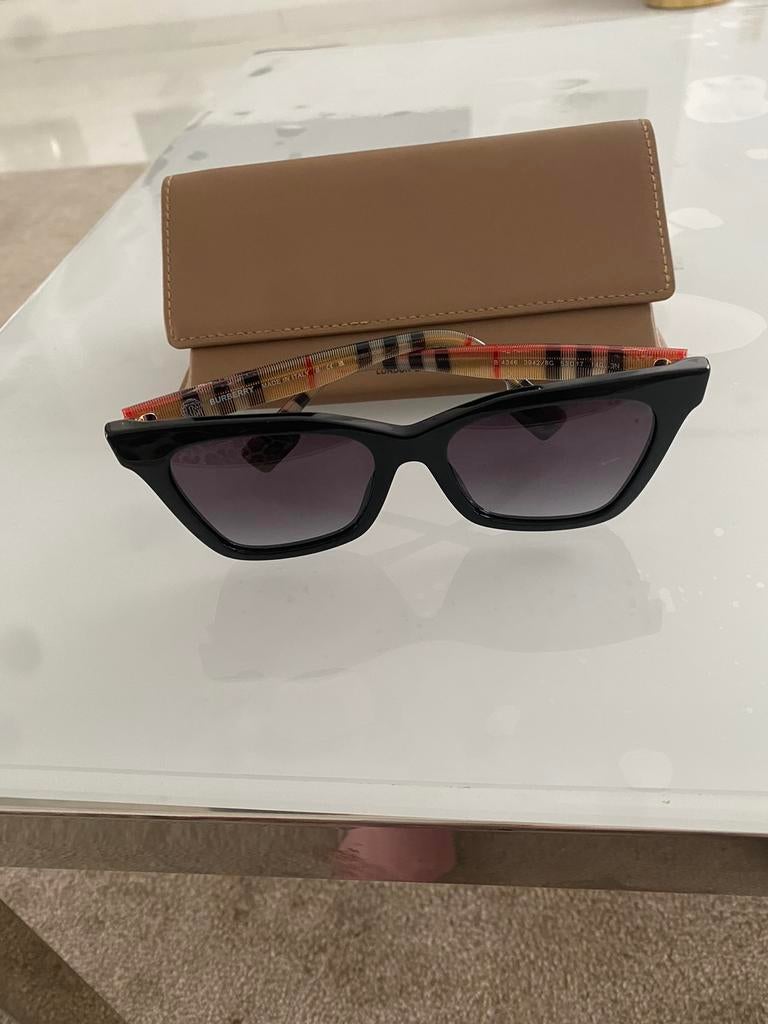 Originele Burberry zonnebril, Overige merken, Zonnebril, Zwart, Ophalen of Verzenden