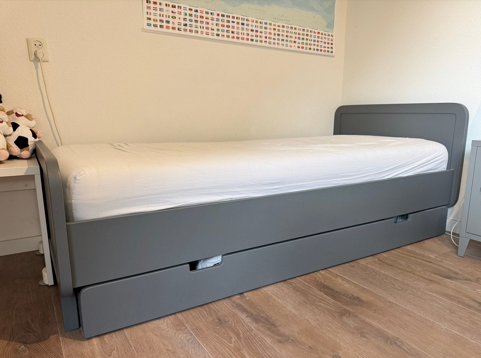 Mooi Bed met logeerlade 90 x 200 - Laurette le Lit Ronde, Ophalen, 85 tot 100 cm, Zo goed als nieuw, Lattenbodem