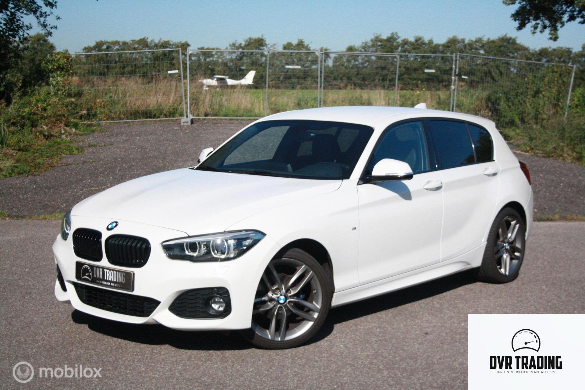 BMW 1-serie 118i M Sport BTW High Executive Automaat Leer!, Gebruikt, Wit, Leder, Bedrijf