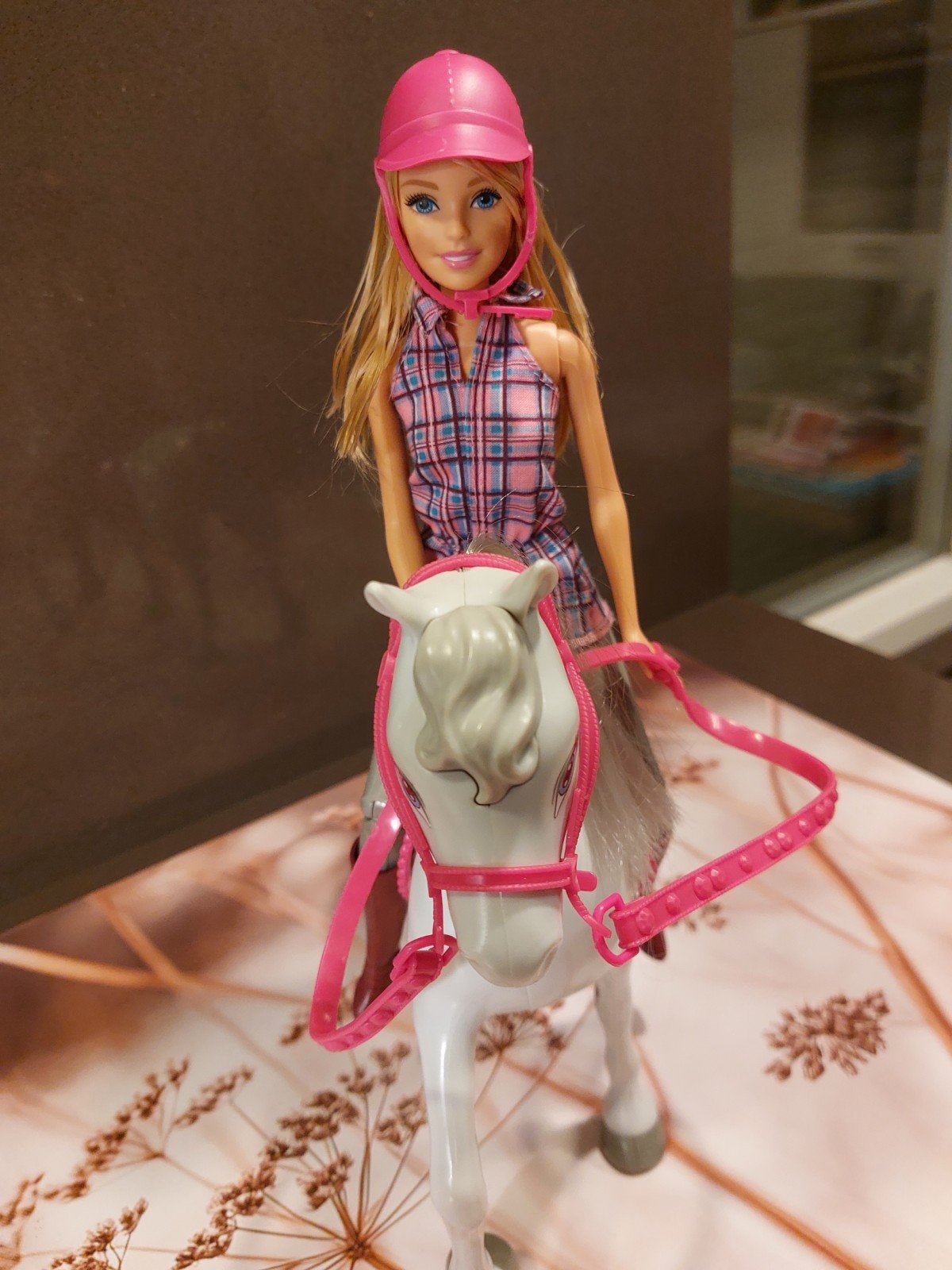 Barbie met paard en ruiteroutfit, Ophalen of Verzenden, Gebruikt, Barbie