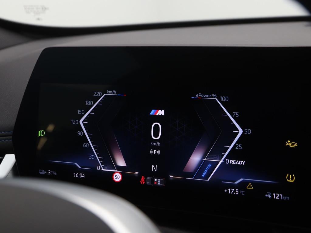 BMW iX1 xDrive30 67 kWh M Sport Edition (bj 2025, automaat), Auto's, BMW, Automaat, Gebruikt, Zwart, Met garantie (alle)