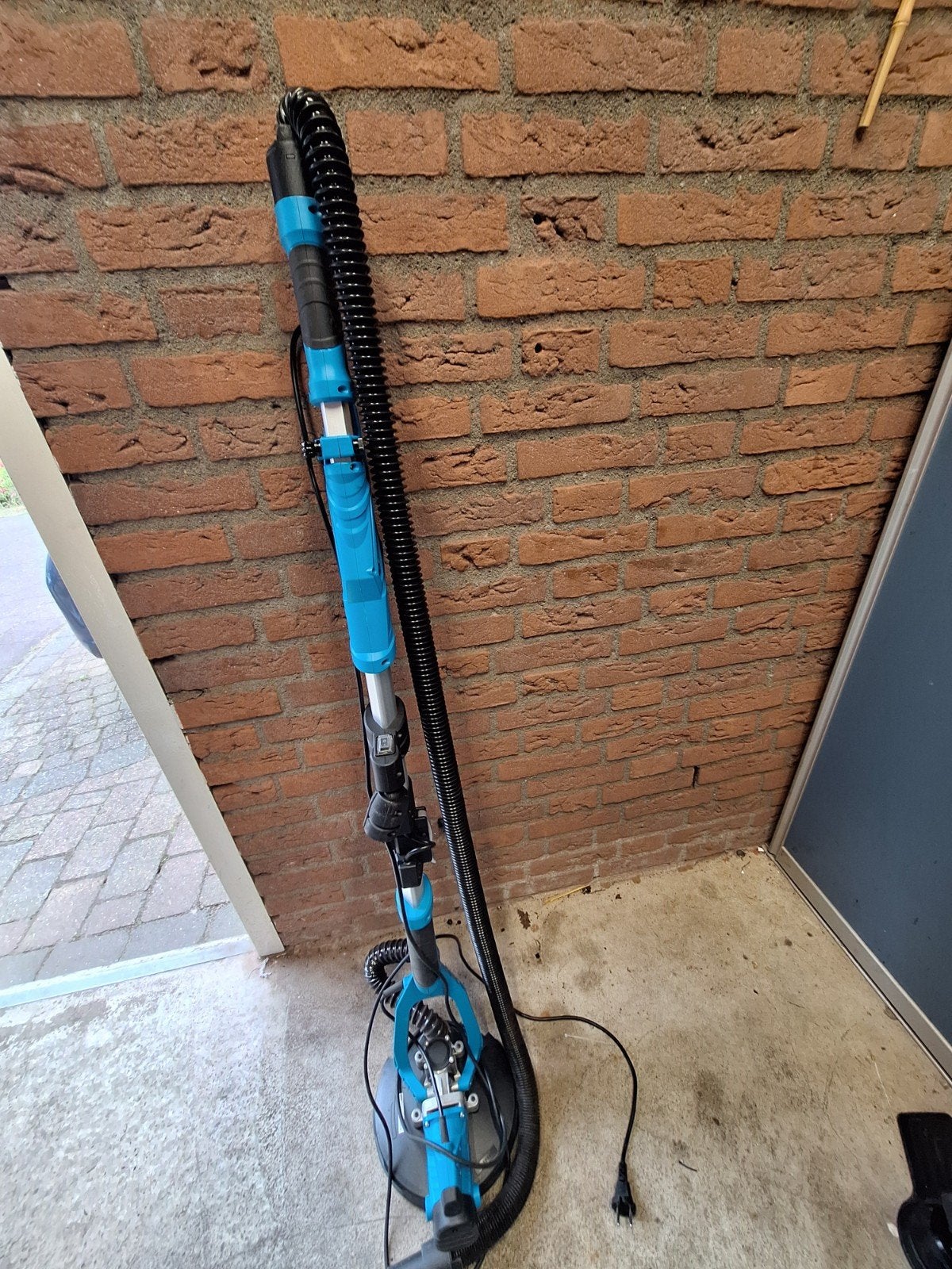 Wandschuurmachine 750W met stofafzuiging, Doe-het-zelf en Verbouw, Gereedschap | Schuurmachines, Ophalen, Zo goed als nieuw, 600 tot 1200 watt