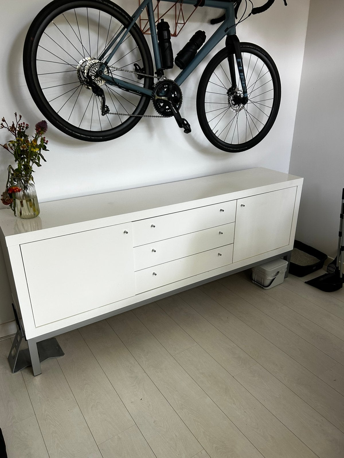 Sidetable - Dressoir - kast (wit), Ophalen, Gebruikt, 25 tot 50 cm
