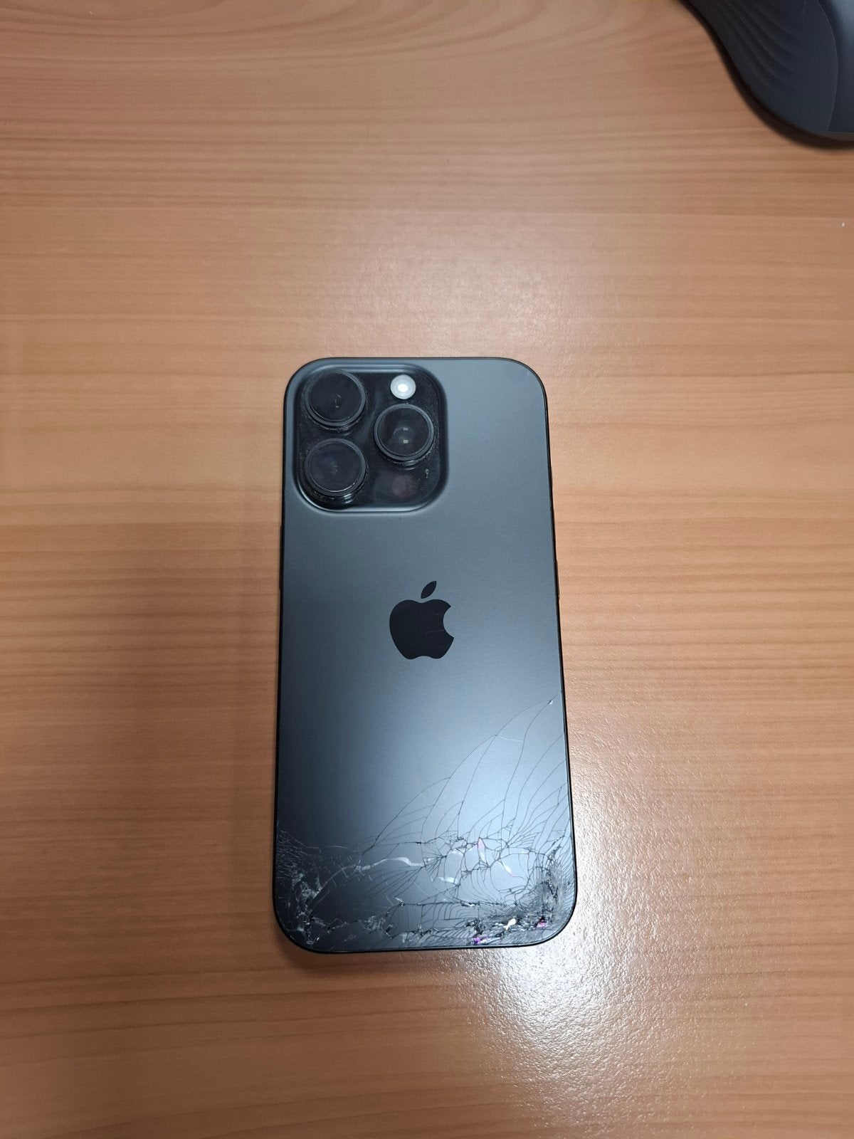iPhone 16 Pro 128 GB - Gebruikt met originele lader