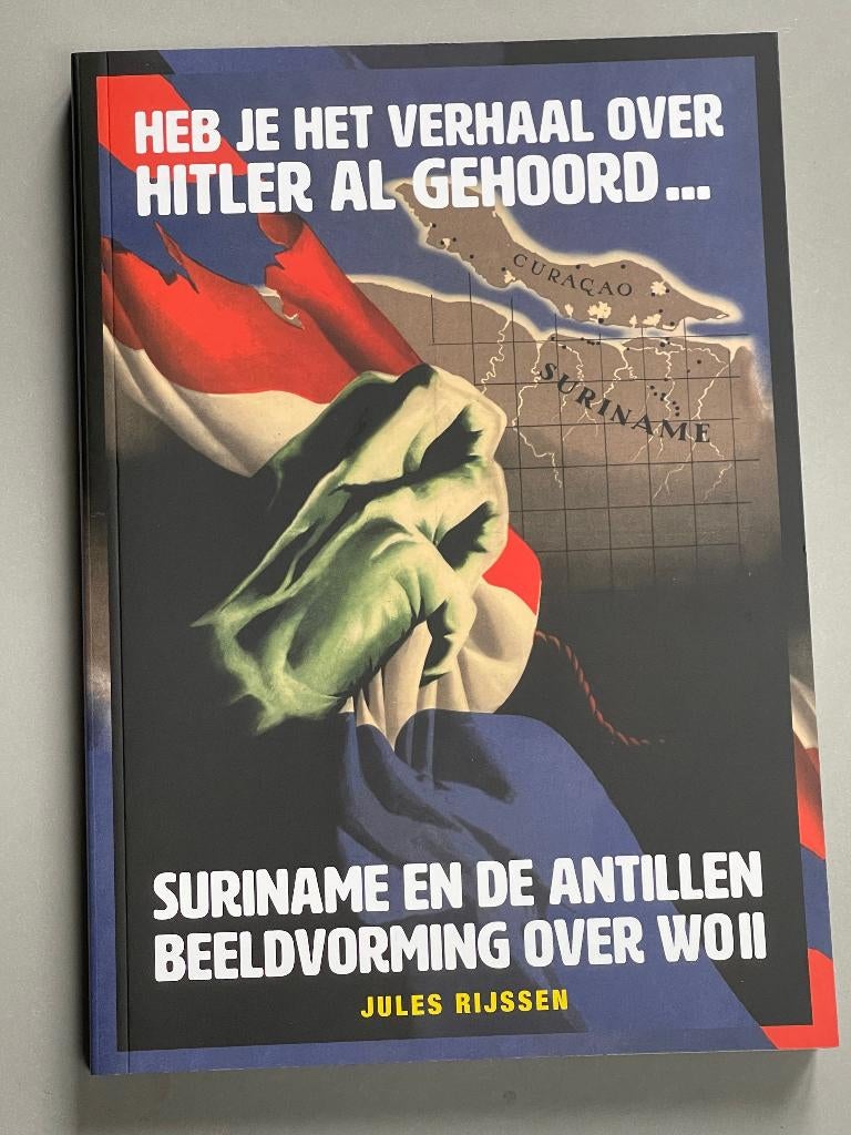 Heb je het verhaal over Hitler al gehoord Suriname Antillen., Ophalen of Verzenden, Overige soorten, Nederland, Boek of Tijdschrift