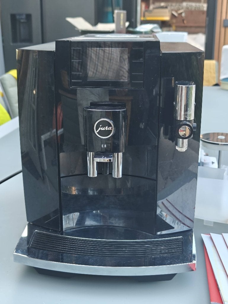 Luxe Jura E8 (Model 2022) – Topstaat., Witgoed en Apparatuur, Koffiezetapparaten, 10 kopjes of meer, Koffiemachine, Ophalen of Verzenden