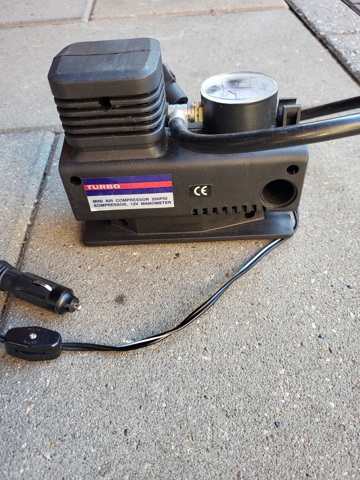 MINI AIR COMPRESSOR, Doe-het-zelf en Verbouw, Minder dan 25 liter, Ophalen of Verzenden, Minder dan 200 liter/min