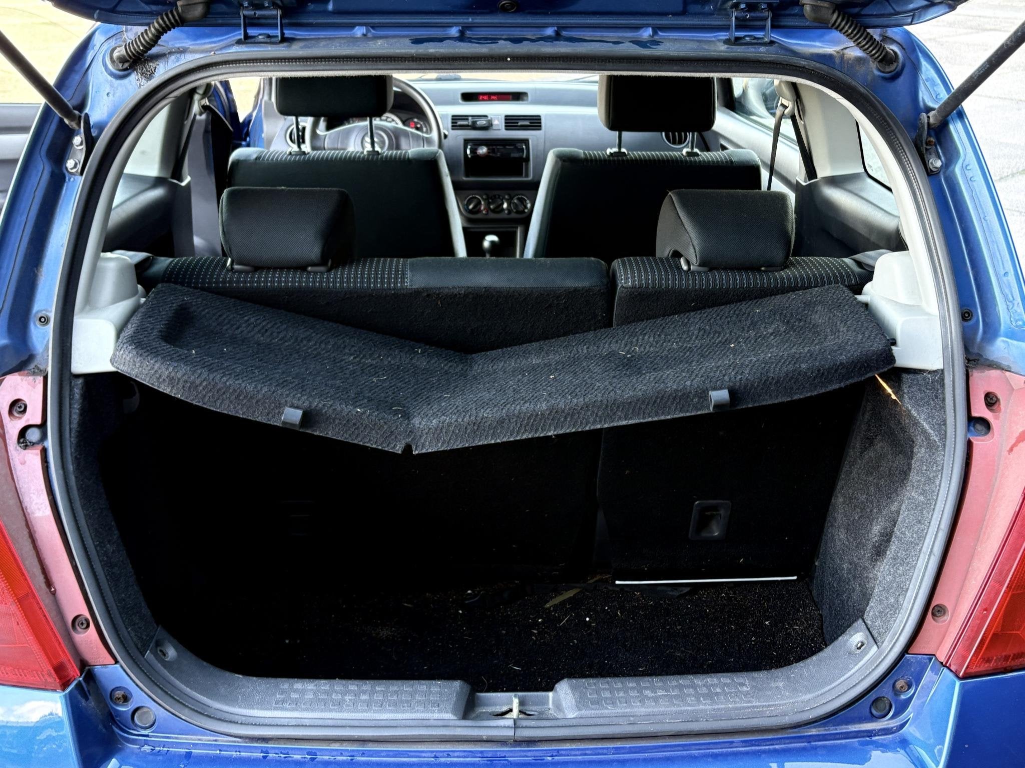 Suzuki Swift 1.3 GLS | EXPORT | HANDEL |, Stof, Gebruikt, 31 €/maand, Swift