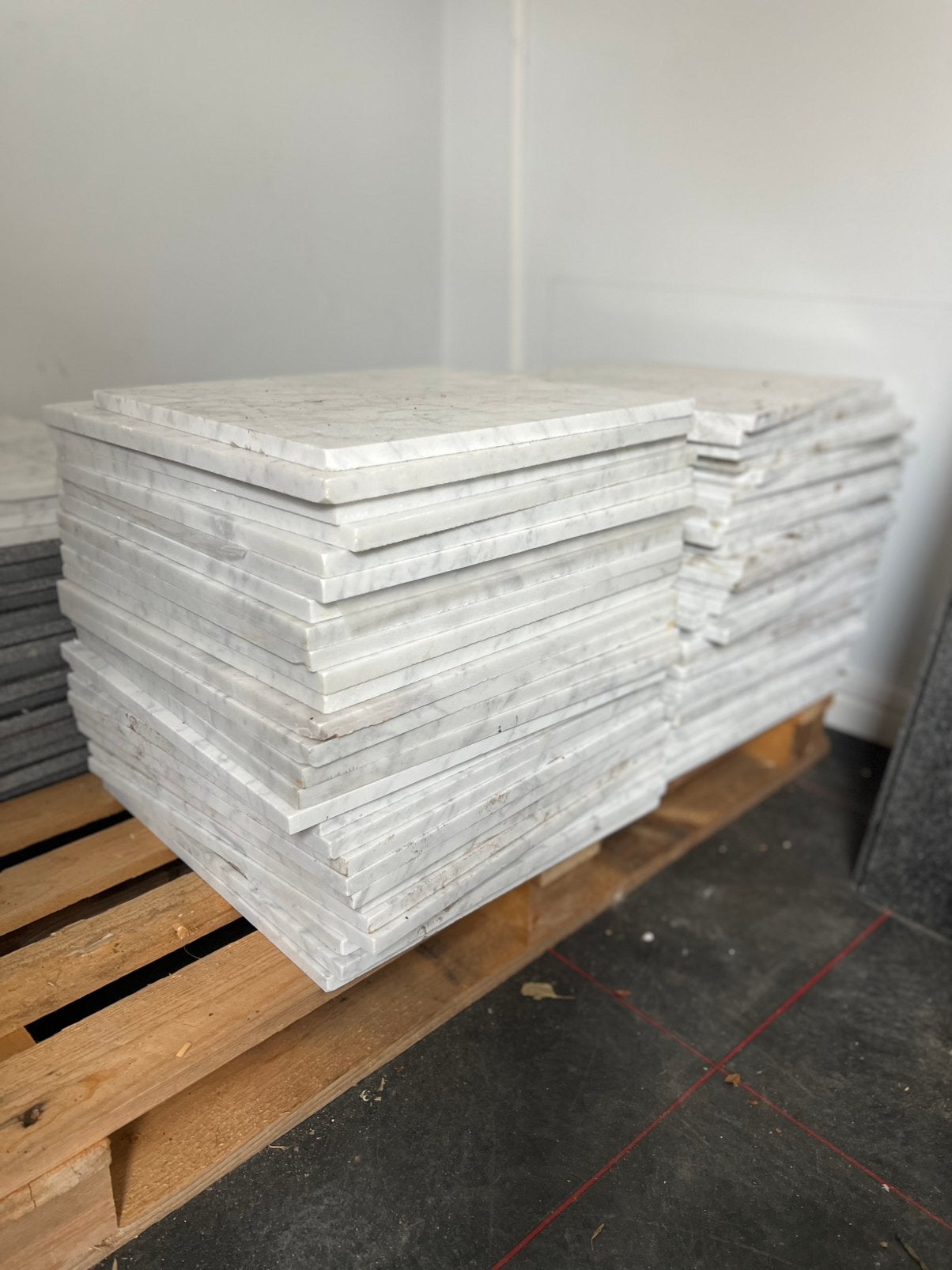 Bianco carrara Wit Marmer tegels 40x40 15 mm dik 53 stuks, Ophalen, Wandtegels, 5 tot 10 m², Zo goed als nieuw