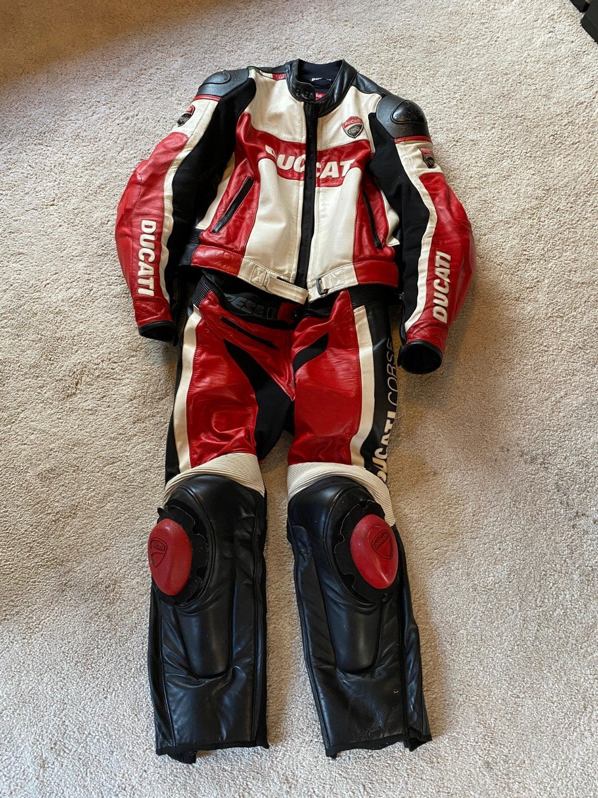 Ducati Corse 2 delig motorpak + handschoenen, Motoren, Ophalen, Dainese, Tweedehands, Heren