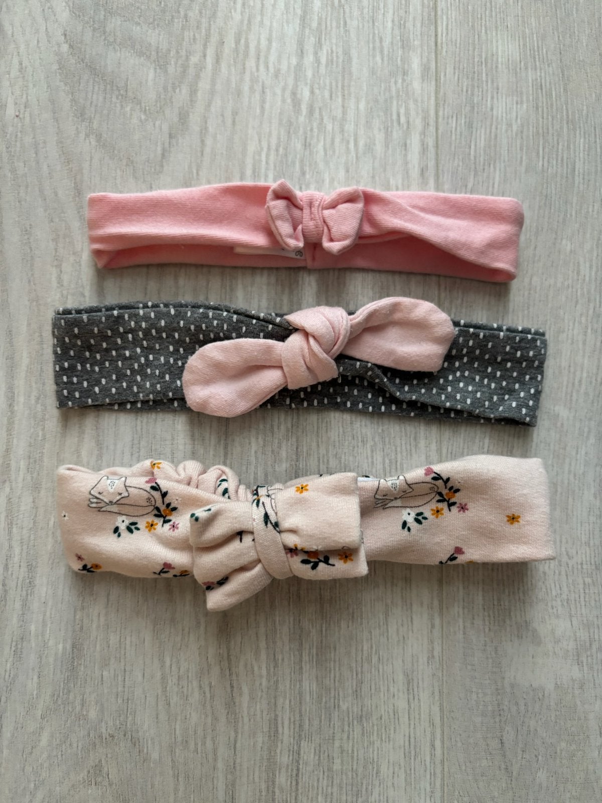 3 baby haarbandjes / hoofdbandjes met strik, Kinderen en Baby's, Ophalen of Verzenden, Zo goed als nieuw