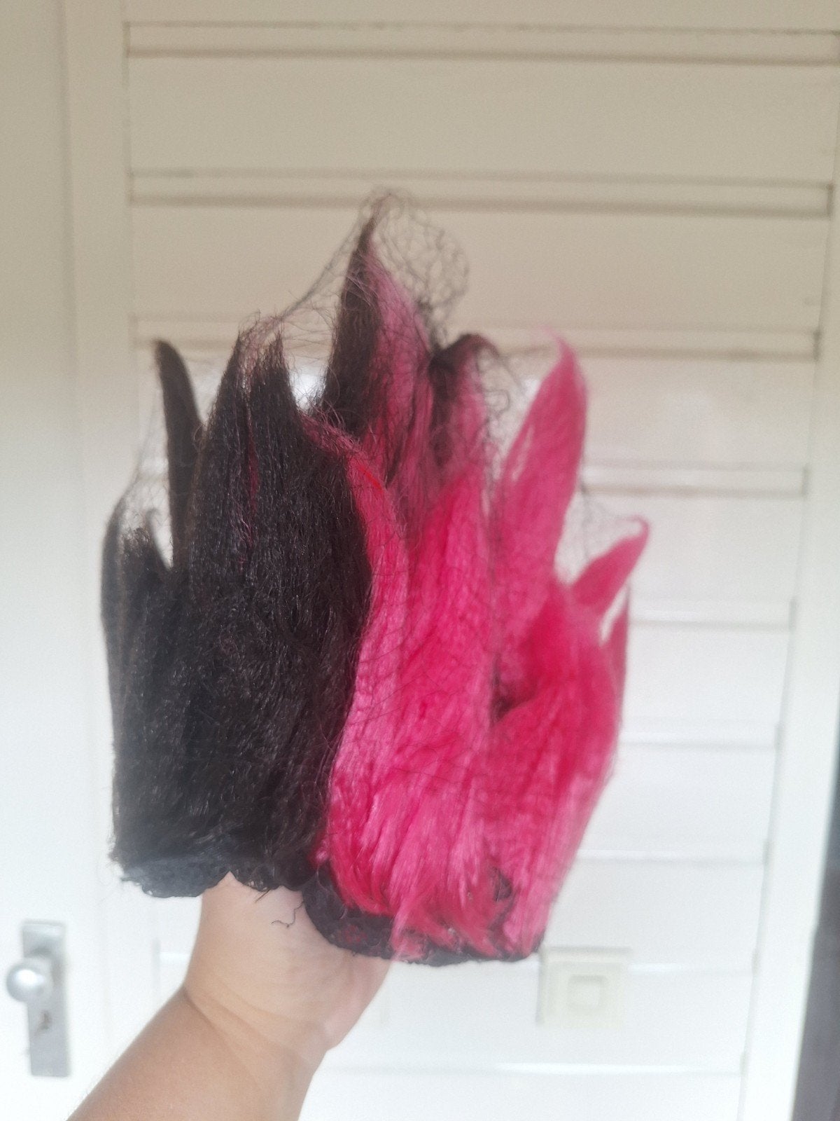 Roze Zwarte Pruik - Carnaval/Feest, Ophalen of Verzenden, Zo goed als nieuw, Halloween, Accessoires
