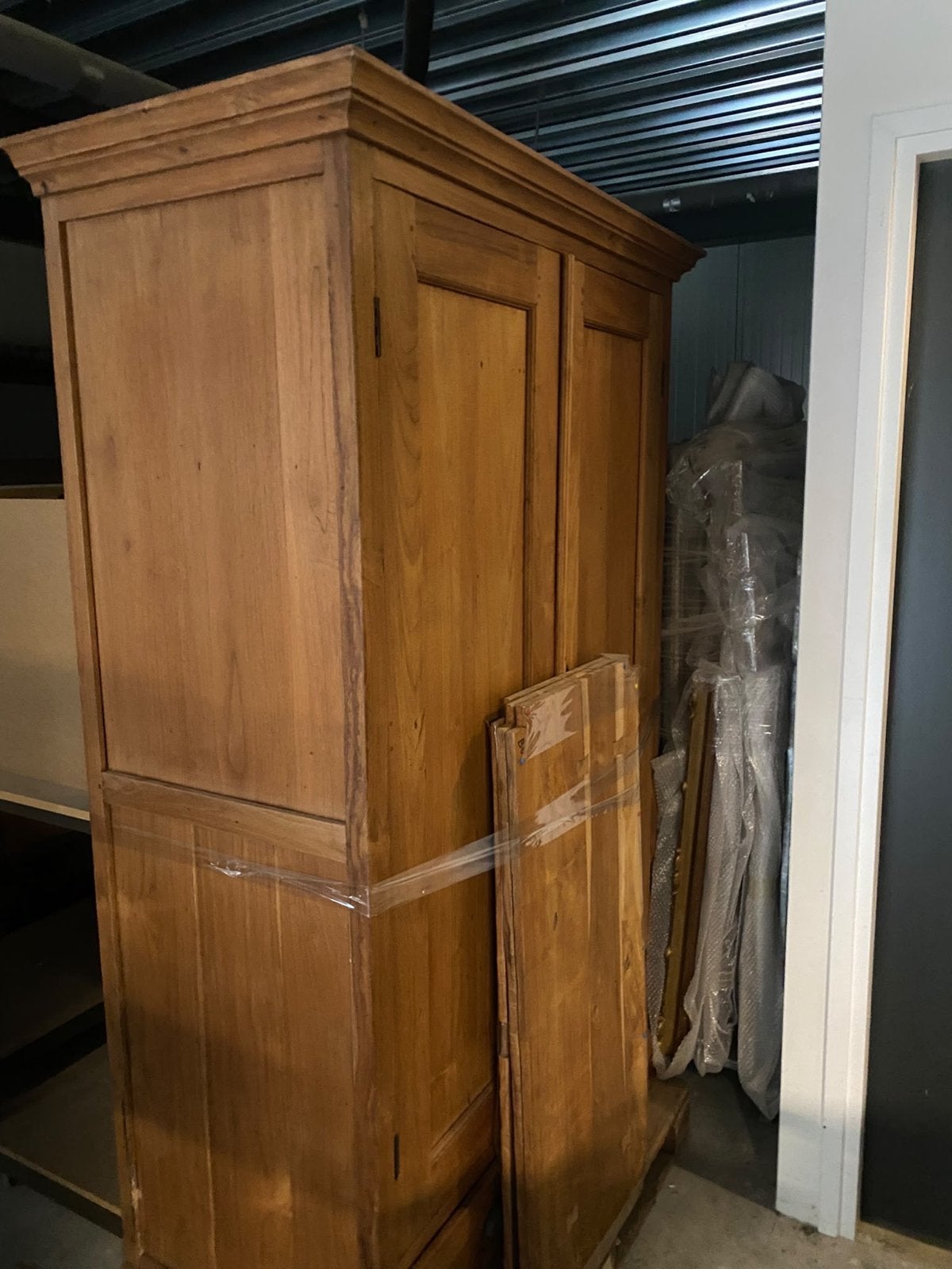 Massief houten kledingkast/opbergkast, Antiek en Kunst, Ophalen
