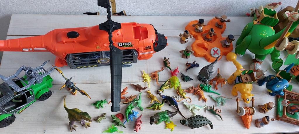 Dino verzameling dino valley little tikes samen €40, Ophalen of Verzenden