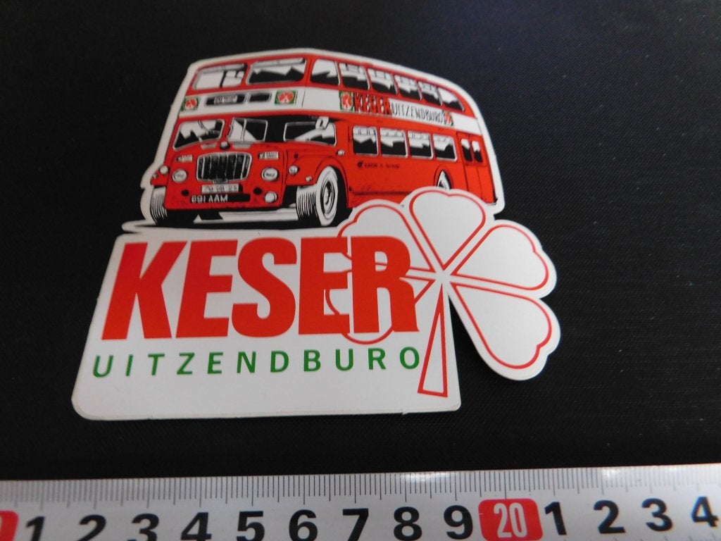 sticker KESER uitzendburo dubbeldekker, Verzamelen, Ophalen, Zo goed als nieuw