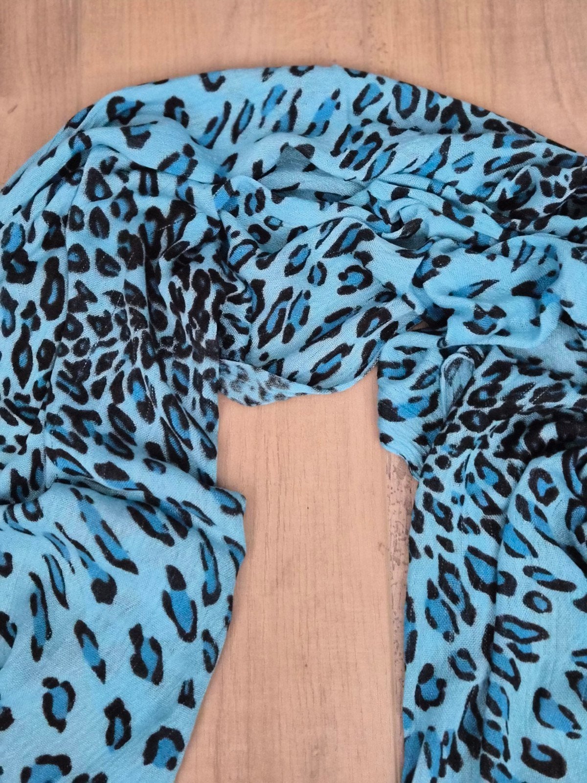 Leuke sjaal met panterprint, Kleding | Dames, Mutsen, Sjaals en Handschoenen, Maat 46/48 (XL) of groter, Ophalen of Verzenden