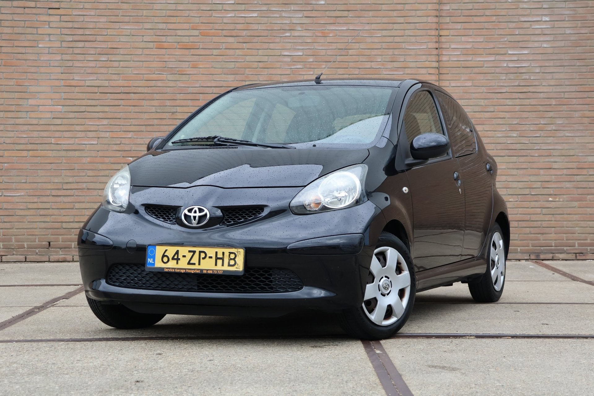 Toyota Aygo 1.0-12V +, Voorwielaandrijving, Stof, Gebruikt, Zwart