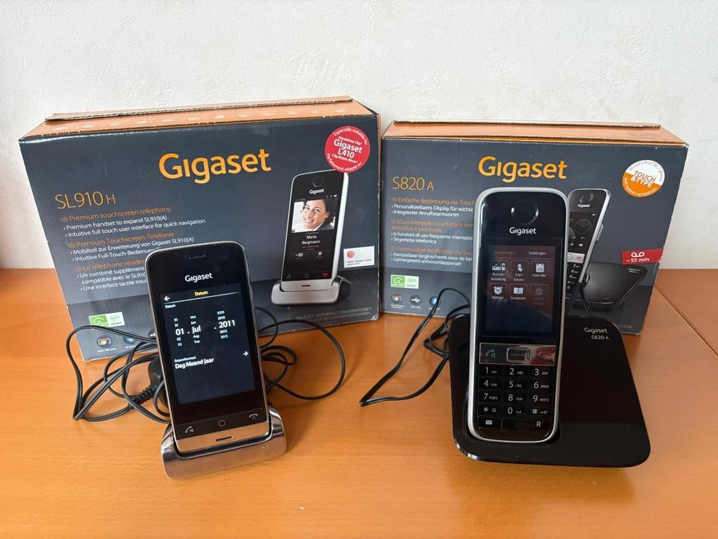 Gigaset S820A (basisset) en SL910H (losse handset), Telecommunicatie, Ophalen of Verzenden, Zo goed als nieuw, 2 handsets