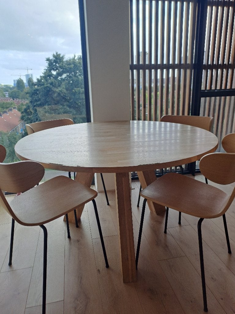 WOOOD Dutch design ronde eettafel model Rhonda ø 130 cm, Scandi, dutch design, Ophalen of Verzenden, Zo goed als nieuw, Vier personen