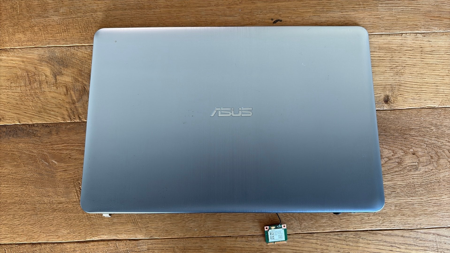 Scherm voor Asus laptop inclusief aansluitkbels, Ophalen of Verzenden, Zo goed als nieuw