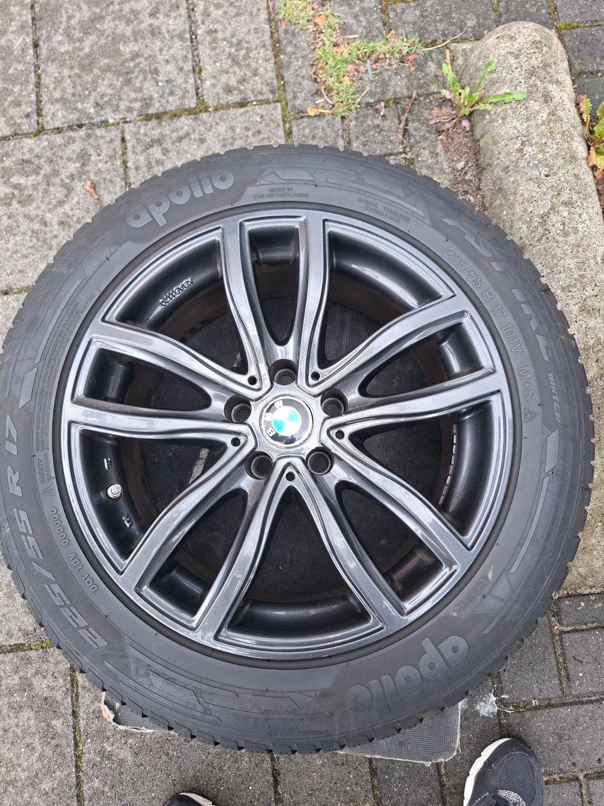 BMW 17 inch velgen met goede Apollo winterbanden 225/55 R17, Auto-onderdelen, Banden en Velgen, Ophalen, Gebruikt, Banden en Velgen