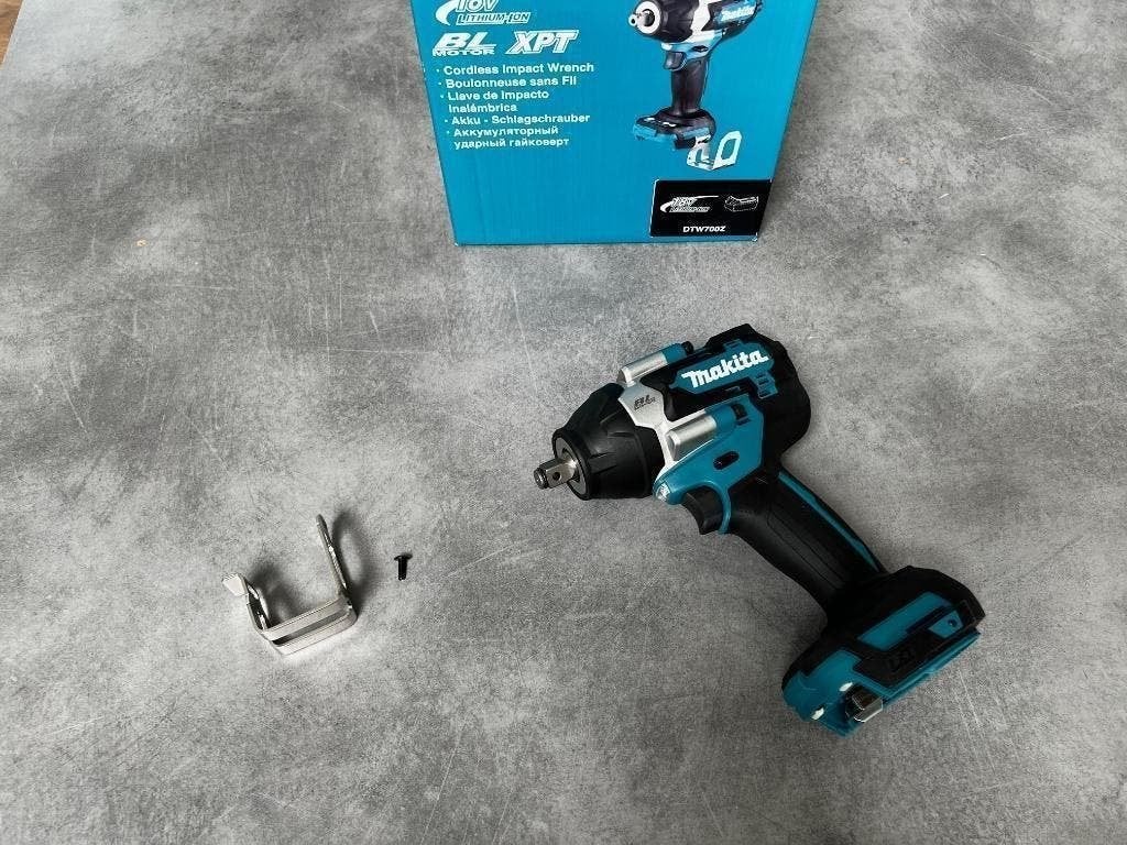 MAKITA 18V ACCU SLAGMOERSLEUTEL DTW700ZJ 1/2" 700Nm SLAGMOER, Ophalen of Verzenden, Nieuw