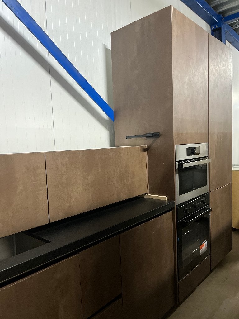 Keuken Compleet met APP 120Keukens op voorraad Nr. 2989, Ophalen, Zo goed als nieuw, Hoekkeuken, Greeploos